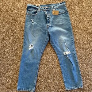 Levi’s 501 cropped NWT